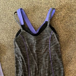 Lululemon tank w/ shelf bra size 4